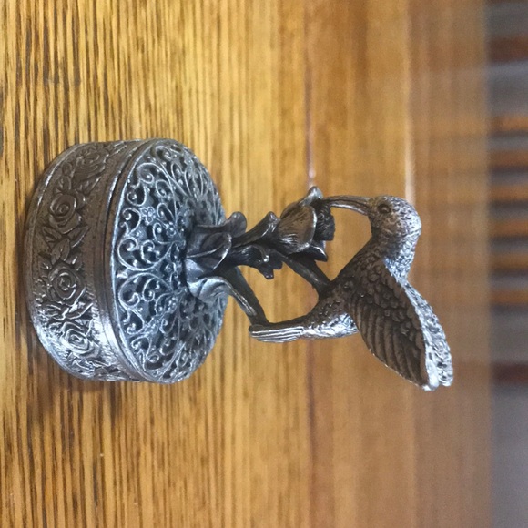 Hummingbird pill box or whatever you want to put - Picture 2 of 3